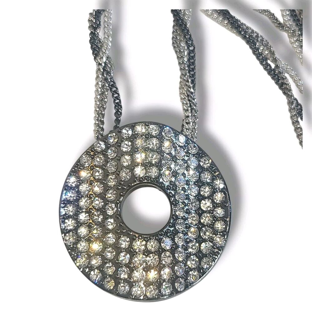 Jennifer Lopez Jlo Silvertone Rhinestone Necklace Round Pendant 26-29"‎ Chain - Picture 6 of 6